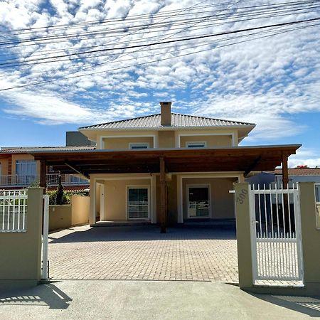 Casa Na Praia Em Sc Com Wi-Fi E Churrasqueira بينيرا المظهر الخارجي الصورة